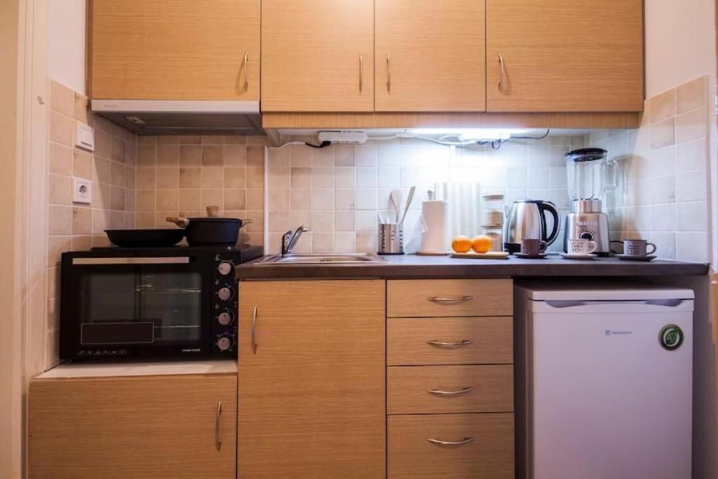 Athens City Hub Bagian luar foto